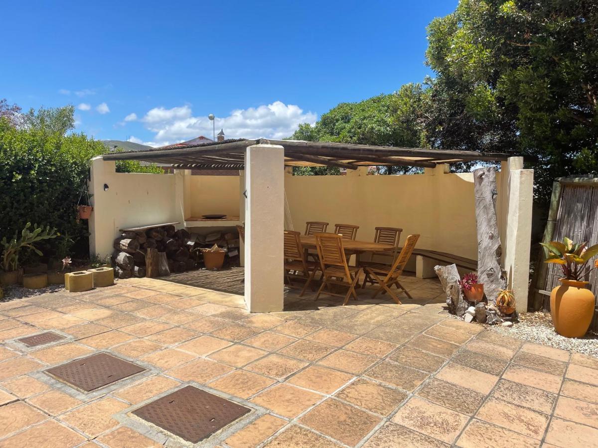2 On Third Avenue Apartman Hermanus Kültér fotó